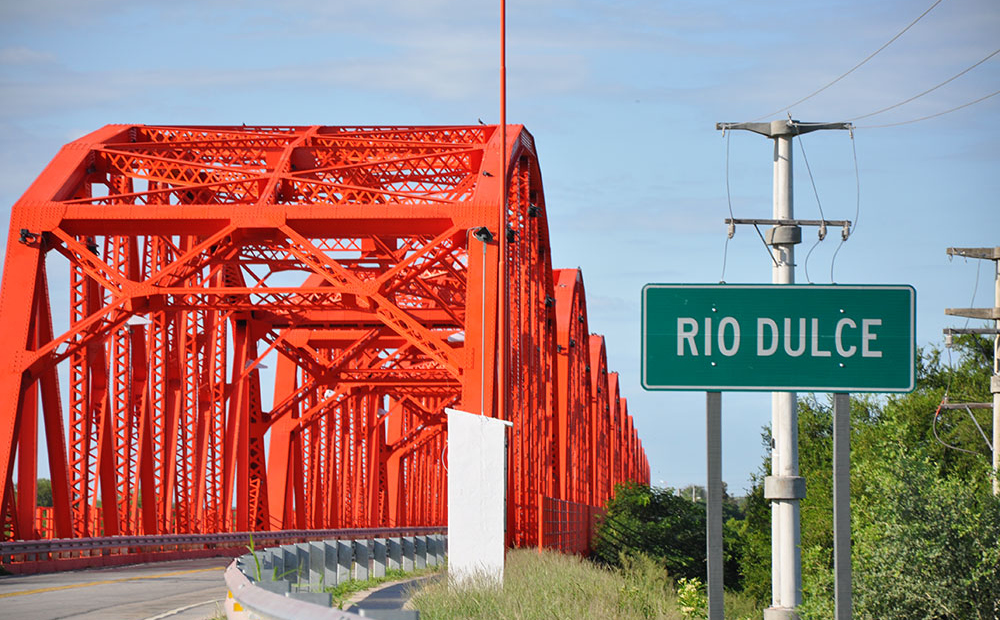 Un Uber santiagueño sorprendido con una carga de droga dijo que era para un efectivo policial